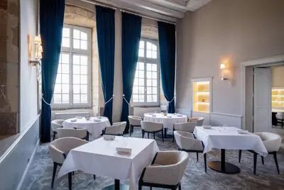 Coin salon dans l'établissement Abbaye De Villeneuve