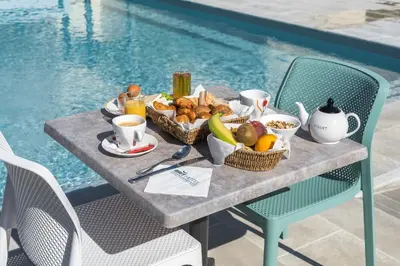 Nourriture dans l'hôtel ou à proximité