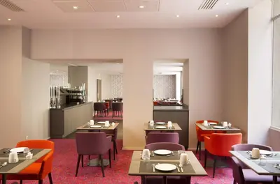 Cuisine ou kitchenette dans l'établissement Oceania l'Hôtel de France Nantes