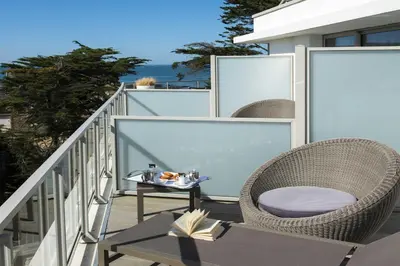 Balcon ou terrasse dans l'établissement Hôtel Château des Tourelles - Relais Thalasso & Spa