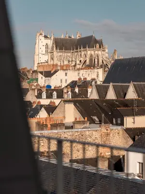 Vue générale sur Nantes ou vue de la ville depuis l'hôtel