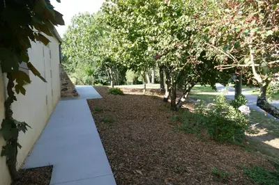 Jardin de l'établissement La Loge Bertine France