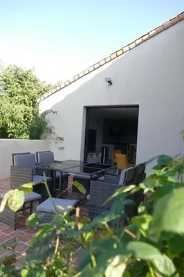 Coin salon dans l'établissement La Loge Bertine France