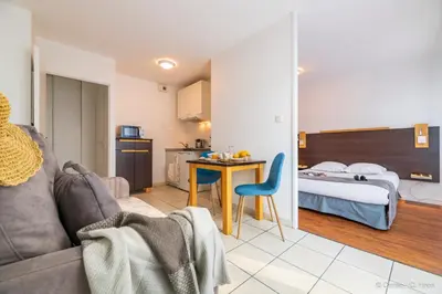 Cuisine ou kitchenette dans l'établissement Cerise Nantes Atlantis