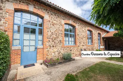Façade ou entrée de l'établissement Le DOMAINE DES ECOLIERS B&B