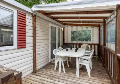 Terrasse ou espace extérieur de l'établissement Mobil-home 6 personnes accès piscine et espace aquatique - Mobil-home 4 Pièces 6 Personnes MAE-8962