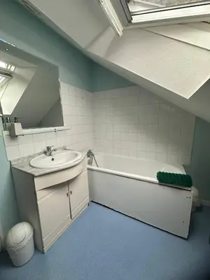 Salle de bains dans l'établissement La Tanière du Corsaire - Coliving - jusqu'à 4 chambres - vue Rivière