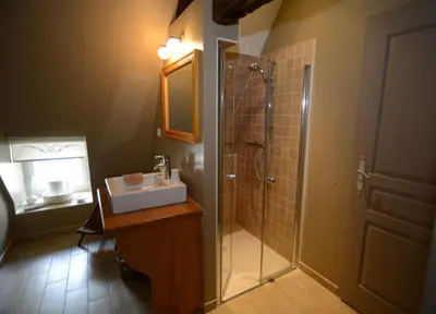 Salle de bains dans l'établissement La Forcerie de Chatelais