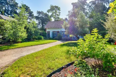 Jardin de l'établissement Villa traditionnelle pour 8 - 550m de la plage
