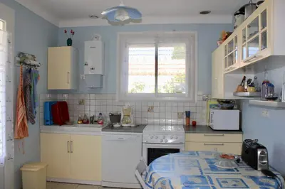 Cuisine ou kitchenette dans l'établissement Maison de famille à St Hilaire de Riez