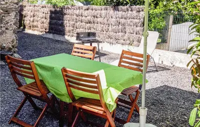 Jardin de l'établissement 2 Bedroom Stunning Home In Apremont