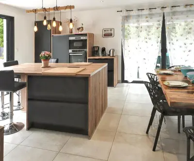 Cuisine ou kitchenette dans l'établissement Villa avec piscine privée à Saint-Jean-de-Monts