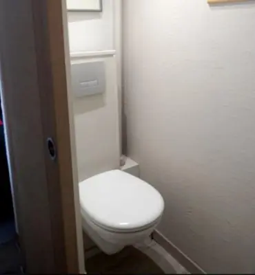 Salle de bains dans l'établissement Mobil-home moderne à Saint-Jean-de-Monts avec piscine partagée