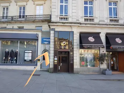 Plan de l'établissement Maisonnette atypique en triplex au calme hyper-centre place du Ralliement