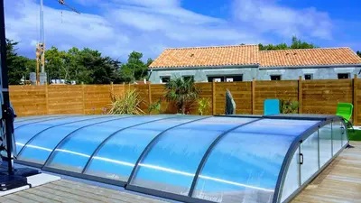 Piscine de l'établissement House with private pool ou située à proximité