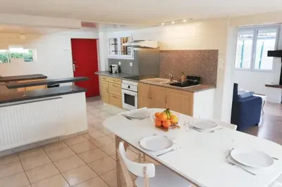 Cuisine ou kitchenette dans l'établissement Gîte du jardin de Charlotte - Ancenis St Géréon