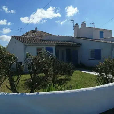 Maison 3 pièces avec véranda et jardin