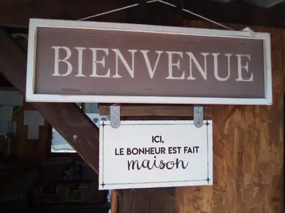 Certificat, récompense, panneau ou autre document affiché dans l'établissement 