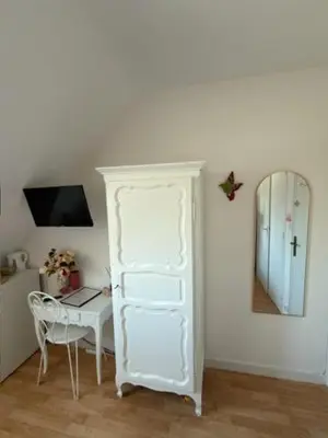 Télévision ou salle de divertissement dans l'établissement Aux portes de Pornichet, Chambres d'hôtes Ty'Sacha