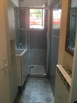 Salle de bains dans l'établissement Maisonnette de 2 personnes