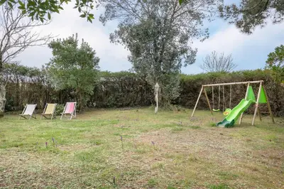 Aire de jeux pour enfants de l'établissement Tous à la mer dans une grande maison de famille !