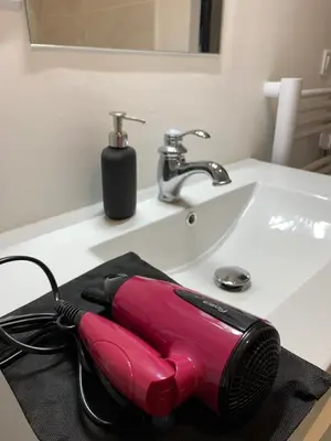 Salle de bains dans l'établissement AZUR