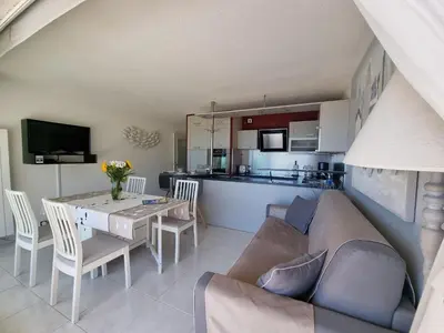 Cuisine ou kitchenette dans l'établissement Appartement Face a la Mer