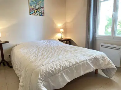 Un ou plusieurs lits dans un hébergement de l'établissement Maison indépendante avec terrasse, proche plage et terrain de 1100 m², Noirmoutier-en-l'Île - FR-1-224B-108