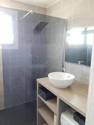 Salle de bains dans l'établissement 500m de la plage des Boucholeurs - Maison pour 5