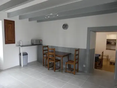 Cuisine ou kitchenette dans l'établissement Grand gite du Puy Lambert