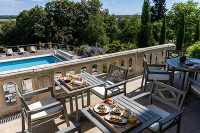 Nourriture dans l'hôtel ou à proximité