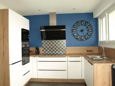 Cuisine ou kitchenette dans l'établissement Appartement moderne 2 chambres, vue mer, rénové, 5 pers. - FR-1-323-230