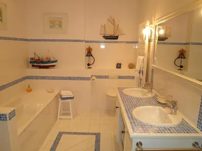 Salle de bains dans l'établissement Château de la Marronnière