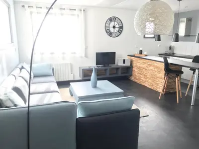 Cuisine ou kitchenette dans l'établissement Jolie Maisonnette Studio