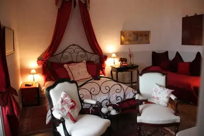 Coin salon dans l'établissement Le PETIT CHATEAU - Tiffauges proche Puy duFou