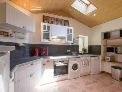 Cuisine ou kitchenette dans l'établissement Belle maison rénovée au cœur des vignes entre Nantes et Clisson, jardin privatif, wifi inclus - FR-1-306-799