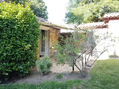 Jardin de l'établissement Gîte de Charme avec Jardin Privé près de Nantes, Accès Facile, Équipé Tout Confort - FR-1-306-812