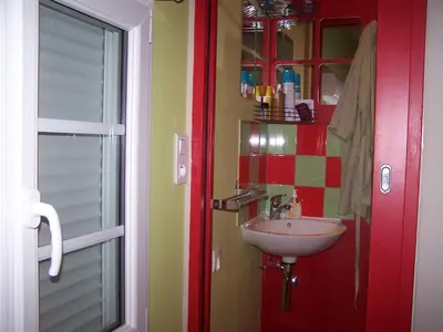 Salle de bains dans l'établissement Gîte de Charme avec Jardin Privé près de Nantes, Accès Facile, Équipé Tout Confort - FR-1-306-812