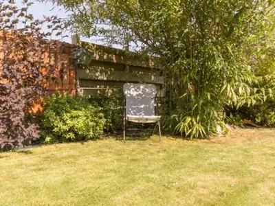 Jardin de l'établissement Charmante maison rénovée à 300m de la Loire avec jardin, terrasse, WiFi et équipements bébé - FR-1-306-815