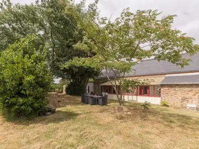Jardin de l'établissement Longère Bretonne Rénovée avec Parking et WiFi - FR-1-306-841