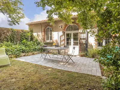 Jardin de l'établissement Gîte de charme entre Nantes et Côte de Jade - Jardin privé, équipement bébé, wifi, animaux acceptés - FR-1-306-852