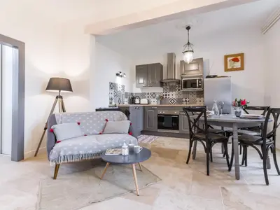 Cuisine ou kitchenette dans l'établissement Gîte de charme entre Nantes et Côte de Jade - Jardin privé, équipement bébé, wifi, animaux acceptés - FR-1-306-852
