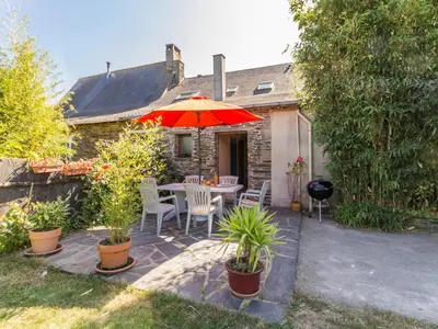 Jardin de l'établissement Charmante longère 3 chambres avec jardin clos, proche de Nantes, idéale pour familles et détente - FR-1-306-896