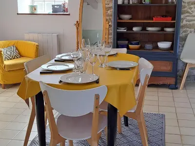 Coin salon dans l'établissement Gîte Charmant en Brière: Proche Guérande, Jardin Privé, 2 Chambres - FR-1-306-941