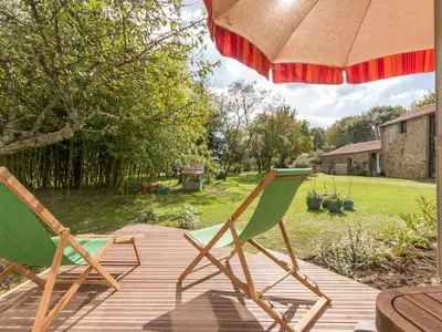 Jardin de l'établissement Maison de Maître rénovée avec jardin, terrasse et équipements modernes, au calme de la campagne. - FR-1-306-928