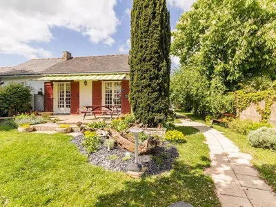 Jardin de l'établissement Gîte rénové calme avec jardin fleuri, à proximité du canal de Nantes à Brest et de la forêt du Gâvre - FR-1-306-1007