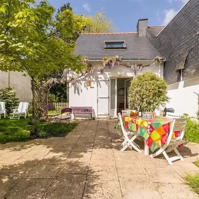 Gîte rénové calme avec jardin fleuri
