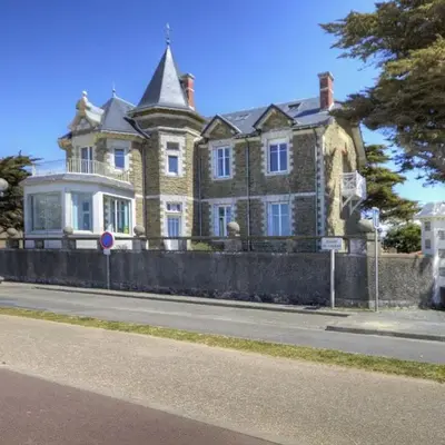 Charmant gîte face mer avec balcon privé