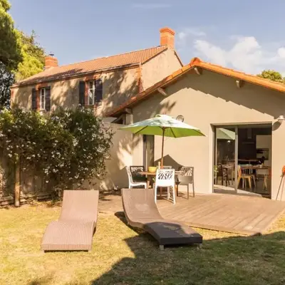 Spacieux écogîte en pierre avec jardin clos