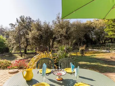 Jardin de l'établissement Gîte spacieux avec jardin clos et accès mer à 100m, proche commerces - Saint-Brévin-les-Pins - FR-1-306-1049